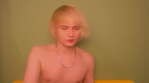 Snapshot of oliver_sweet_ chatting on 7, 12, 2024 Oliver online show from 7, 12, 2024