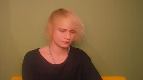 Snapshot of oliver_sweet_ chatting on 24, 12, 2024 Oliver online show from 24, 12, 2024