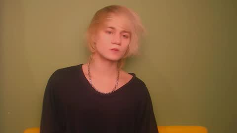 Snapshot of oliver_sweet_ chatting on 24, 1, 2025 Oliver online show from 24, 1, 2025