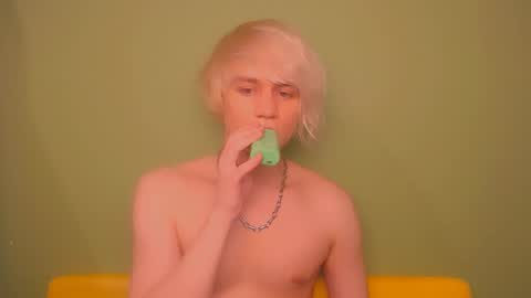 Snapshot of oliver_sweet_ chatting on 22, 2, 2025 Oliver online show from 22, 2, 2025