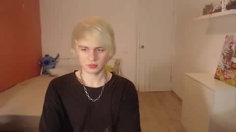 Snapshot of oliver_sweet_ chatting on 28, 10, 2025 Oliver online show from 28, 10, 2025