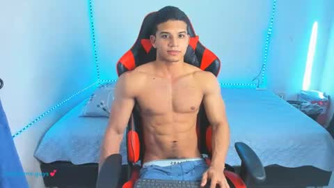 Snapshot of oliver_thompsson chatting on 8, 7, 2026 oliver thompsson online show from 8, 7, 2026