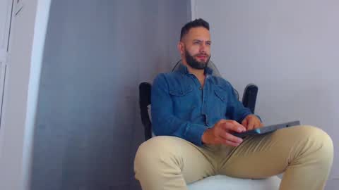 oliver online show from 30, 1, 2025