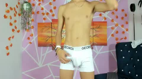 oliverhot_2005 online show from 21, 2, 2025