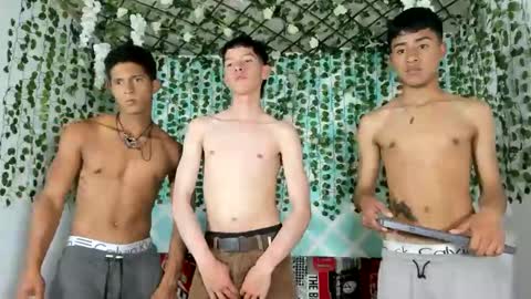 oliverhot_2005 online show from 23, 2, 2025