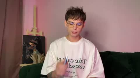 Snapshot of oliverlawrence chatting on 2, 7, 2026 oliverlawrence online show from 2, 7, 2026