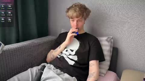 Snapshot of olivertasty chatting on 18, 5, 2026 oliver online show from 18, 5, 2026
