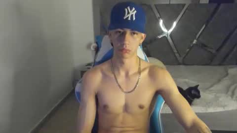 Snapshot of oliverthompson_01 chatting on 10, 10, 2025 oliverthompson_01 online show from 10, 10, 2025