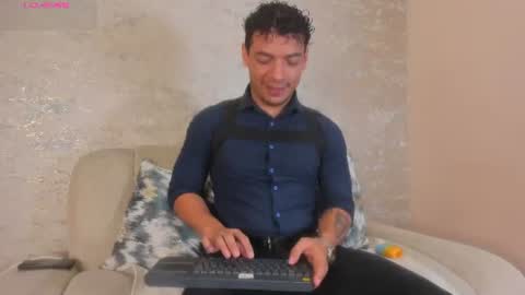 Oliver  online show from 13, 6, 2026