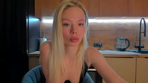 Snapshot of olivia_bells chatting on 26, 4, 2026 Olivia 3 online show from 26, 4, 2026