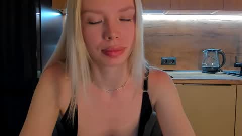 Snapshot of olivia_bells chatting on 8, 5, 2026 Olivia 3 online show from 8, 5, 2026