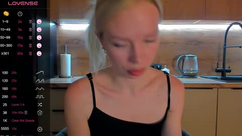 Snapshot of olivia_bells chatting on 22, 5, 2026 Olivia 3 online show from 22, 5, 2026