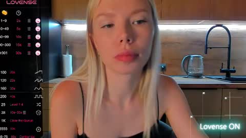 Snapshot of olivia_bells chatting on 17, 6, 2026 Olivia 3 online show from 17, 6, 2026