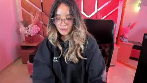  OLIVIA  online show from 10, 7, 2026