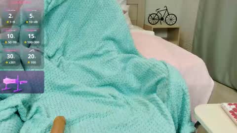 Snapshot of olivia_k_ chatting on 6, 10, 2025 Olivia Hi guys Follow me  online show from 6, 10, 2025