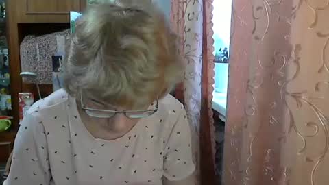 Olivia Mia online show from 1, 4, 2026