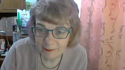 Olivia Mia online show from 6, 4, 2026