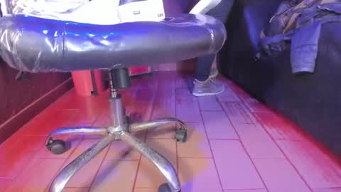   online show from 8, 2, 2025