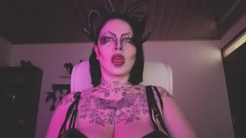   online show from 4, 11, 2025