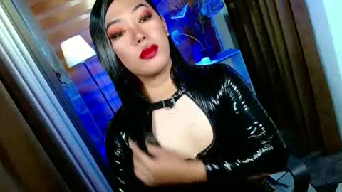 Miss OLIVIA online show from 8, 3, 2026