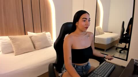 olivia_willoow online show from 14, 12, 2025