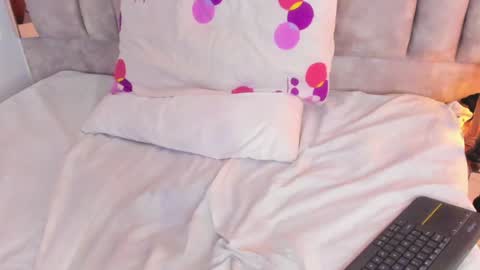 Snapshot of oliviaa_evans chatting on 24, 12, 2024 Olivia Evangelista online show from 24, 12, 2024