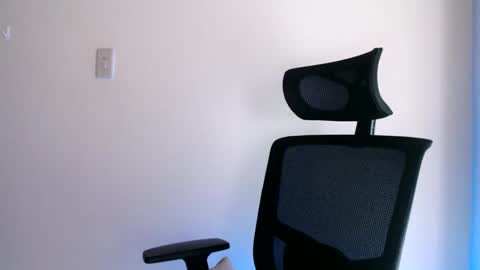 oliviaaa__ online show from 6, 2, 2026