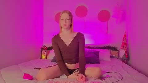 oliviaapink online show from 5, 12, 2025