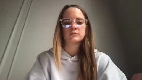 oliviaaraee online show from 5, 2, 2026