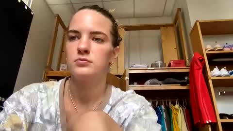 oliviaaraee online show from 7, 3, 2026