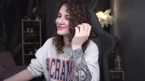 Snapshot of oliviamcclean chatting on 30, 4, 2026 Liv online show from 30, 4, 2026
