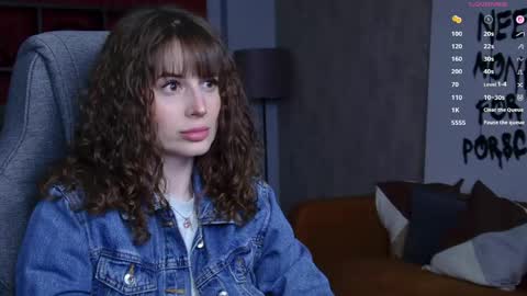 Snapshot of oliviamcclean chatting on 19, 5, 2026 Liv online show from 19, 5, 2026