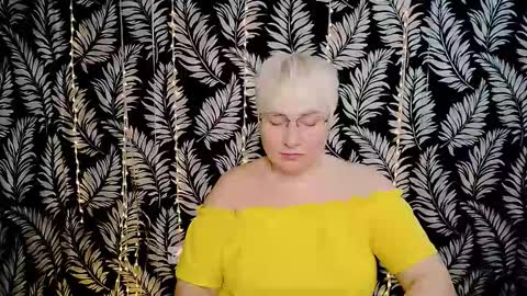 Snapshot of oliviaoskar_ chatting on 23, 3, 2026 Kelly online show from 23, 3, 2026