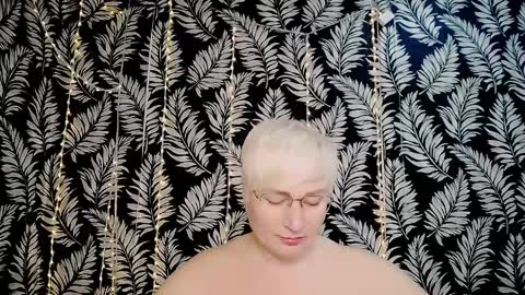 Snapshot of oliviaoskar_ chatting on 10, 4, 2026 Kelly online show from 10, 4, 2026