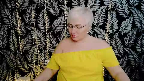 Snapshot of oliviaoskar_ chatting on 25, 4, 2026 Kelly online show from 25, 4, 2026