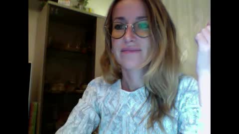 olyra11 online show from 4, 10, 2025