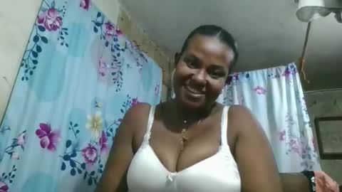 olyvienne90 online show from 22, 12, 2025