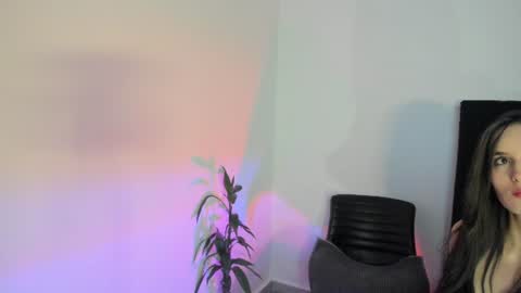 Snapshot of on_tefa chatting on 3, 8, 2026 Violette online show from 3, 8, 2026