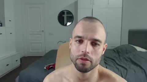 onebestlover online show from 10, 2, 2025