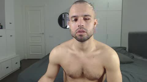 onebestlover online show from 11, 2, 2025