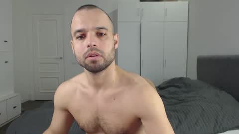 onebestlover online show from 17, 2, 2025