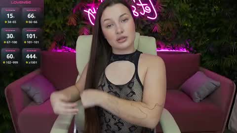 L A Y A online show from 27, 2, 2025