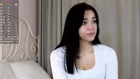 Snapshot of onemoreecall chatting on 6, 3, 2025 Lexi online show from 6, 3, 2025