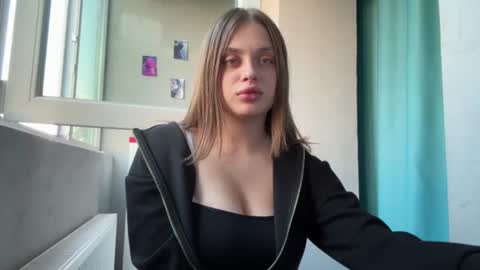 Mia online show from 12, 7, 2026