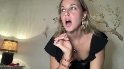 Snapshot of onyx_unleashed chatting on 27, 11, 2025 onyx_unleashed online show from 27, 11, 2025