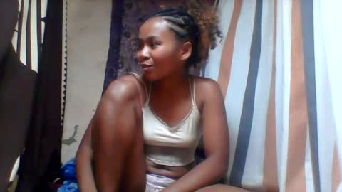 oooozafiette online show from 8, 7, 2026