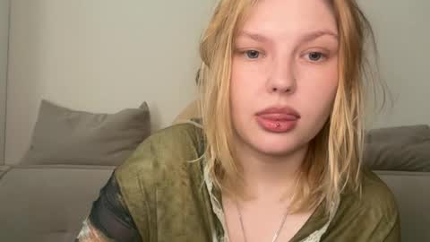 Snapshot of opheliaritz chatting on 5, 7, 2026 Ophelia online show from 5, 7, 2026