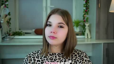 Snapshot of orastarcher chatting on 23, 12, 2025 Jenny online show from 23, 12, 2025