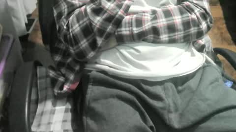 Snapshot of ore_cam chatting on 12, 3, 2025 Ore online show from 12, 3, 2025