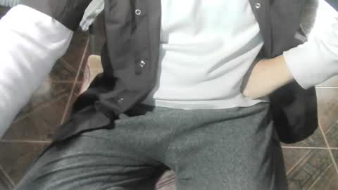 Snapshot of ore_cam chatting on 8, 9, 2025 Ore online show from 8, 9, 2025